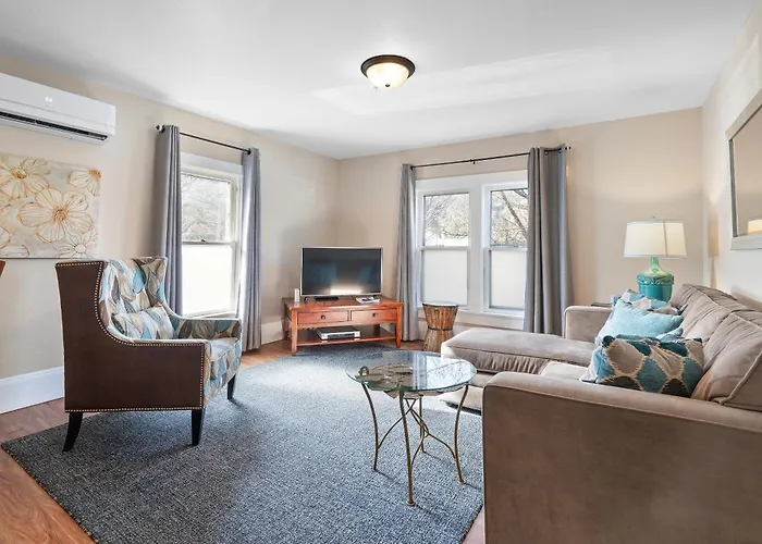 Pioneer Vacation Rentals - Pioneer North Suite Downtown Ashland